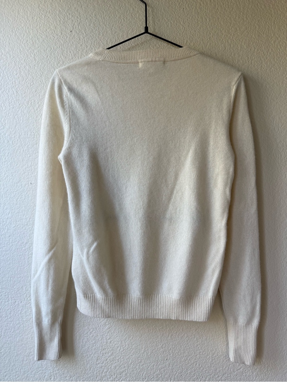Uniqlo 100% cashmere Cream Crew Neck Sweater - Picture 9 of 11